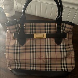 Brand New never used Burberry Haymarket Check
Golderton Tote .. very rare!